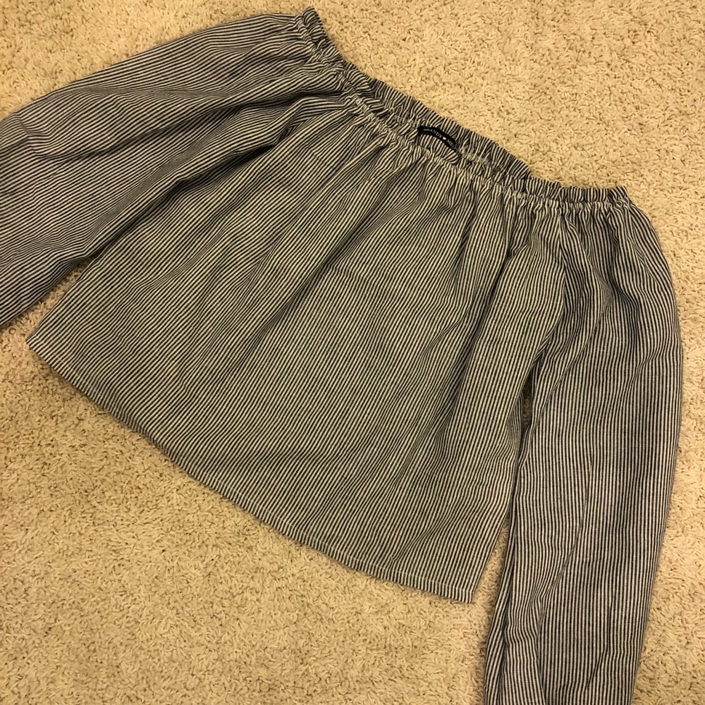Brandy Melville Theia top
